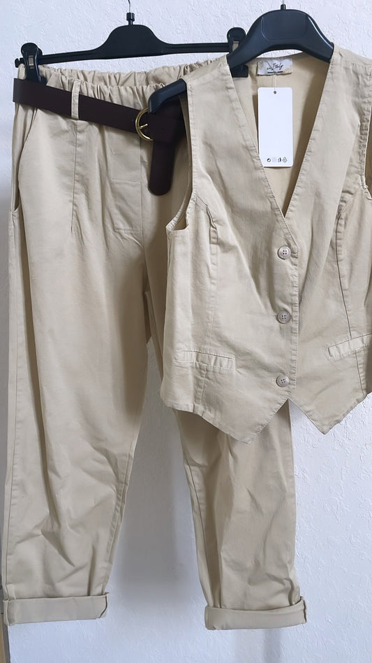 Beige vest set